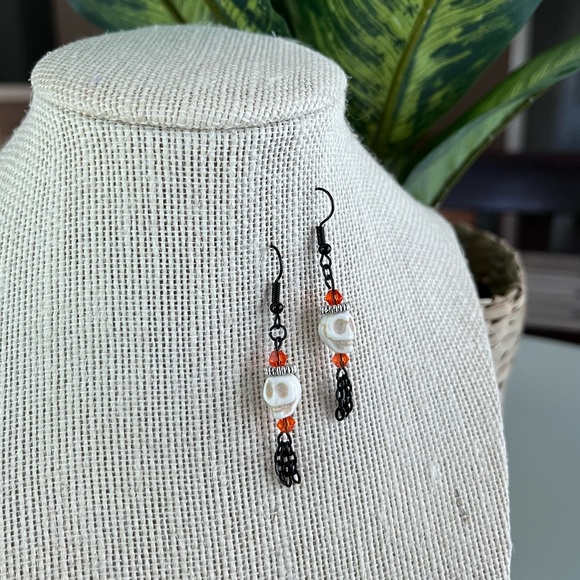 🧡💀Handmade Skull Earrings 💀🧡 - Picture 5 of 10
